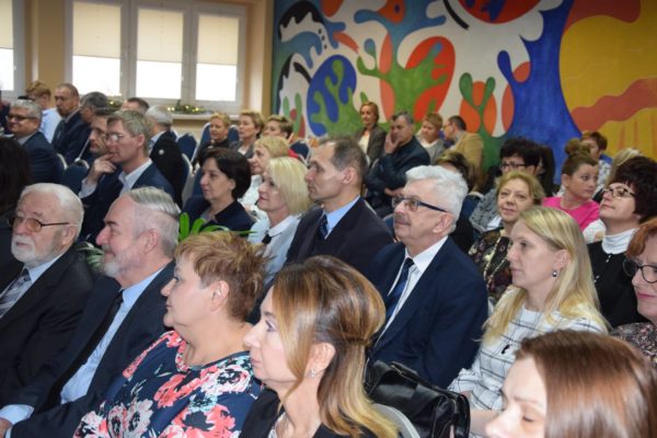 Pół wieku Poradni Psychologiczno-Pedagogicznej Pół wieku Poradni Psychologiczno-Pedagogicznej