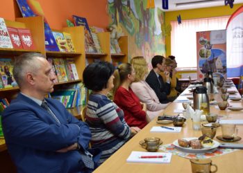 Przy bibliotece powstaje skwer D-O-M