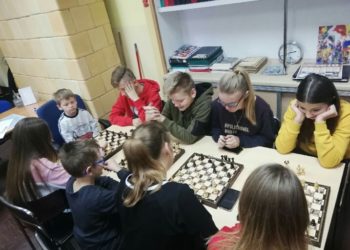 Warcaby w bibliotece