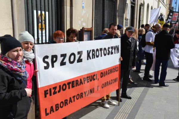 Pracownicy medyczni protestowali w Warszawie
