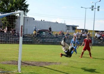 Wyrównany pojedynek derbowy