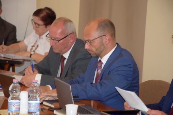 Absolutorium udzielone jednogłośnie