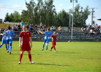 Wyrównany pojedynek derbowy