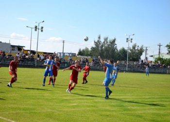 Wyrównany pojedynek derbowy