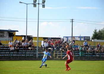 Wyrównany pojedynek derbowy