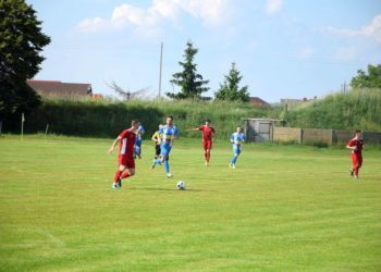 Wyrównany pojedynek derbowy