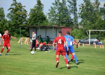 Wyrównany pojedynek derbowy