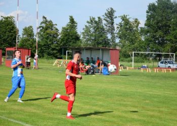 Wyrównany pojedynek derbowy