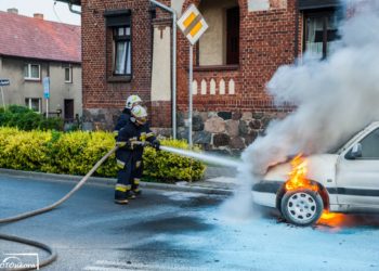 Samochód stanął w płomieniach