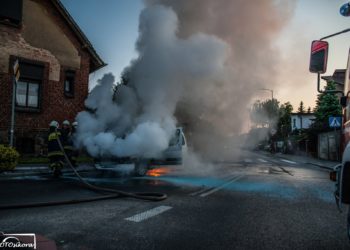 Samochód stanął w płomieniach
