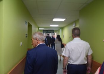 Dwa samochody dla stacji dializ