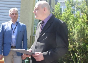 Dwa samochody dla stacji dializ