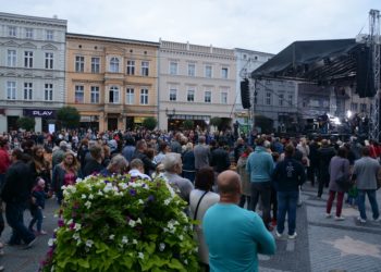 Bluesowo-rockowe granie na krotoszyńskim rynku