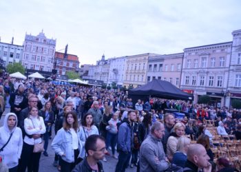 Bluesowo-rockowe granie na krotoszyńskim rynku