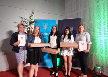Wyróżnienie dla koźmińskich licealistek