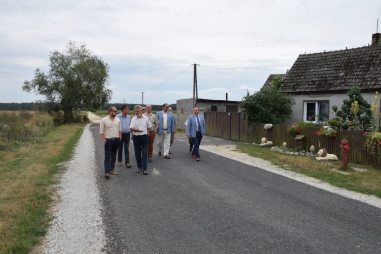 Odebrano drogi gminne