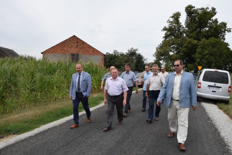 Odebrano drogi gminne