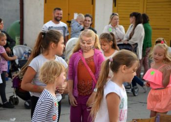 Świętowanie na ulicy Benickiej