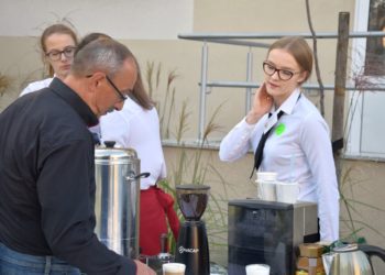 Świętowanie na ulicy Benickiej