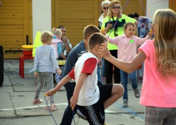 Świętowanie na ulicy Benickiej