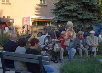 Świętowanie na ulicy Benickiej