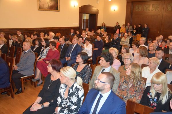 Podziękowania i życzenia dla nauczycieli