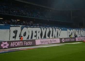 Wspierają drużynę, pamiętają o powstańcach