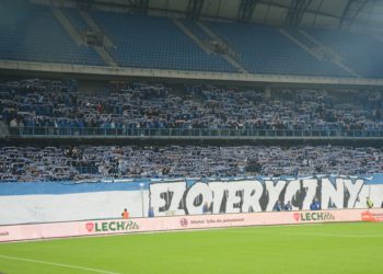 Wspierają drużynę, pamiętają o powstańcach