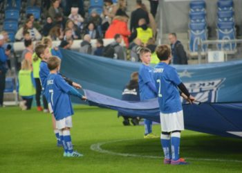 Wspierają drużynę, pamiętają o powstańcach