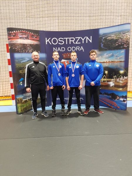 Dwa srebrne krążki