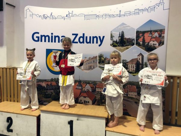 Wielkie zawody karate w Zdunach
