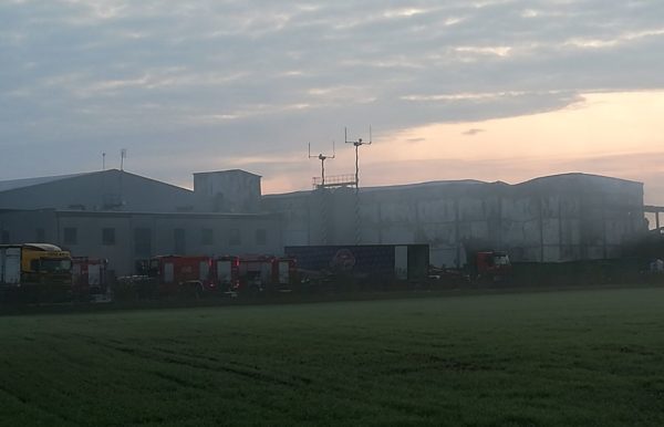 Wielki pożar hali produkcyjnej