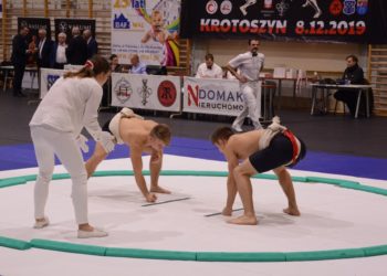 Pucharowe zmagania na dohyo