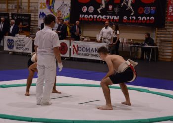Pucharowe zmagania na dohyo