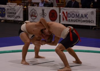 Pucharowe zmagania na dohyo