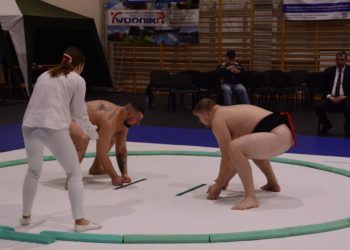 Pucharowe zmagania na dohyo