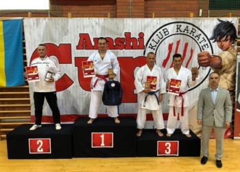 16 medali karateków w Legnicy