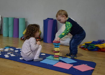 Zajęcia sensoryczne w Klubie Mam