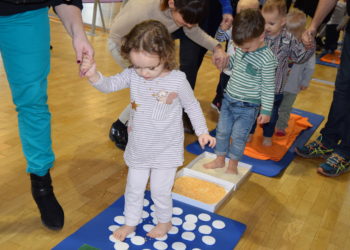Zajęcia sensoryczne w Klubie Mam