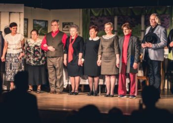 Drzewa umierają stojąc