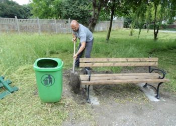 Wymiana ławek w Kobylinie