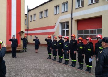 Powitanie nowych strażaków