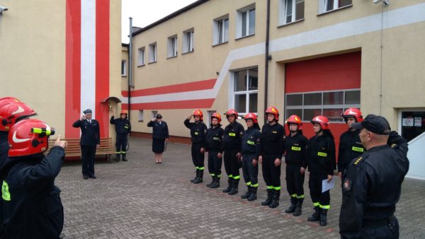 Powitanie nowych strażaków