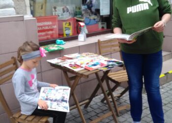 Publiczne czytanie komiksów