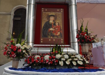 Maryja pomaga swoim czcicielom