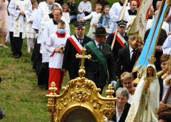 Maryja pomaga swoim czcicielom