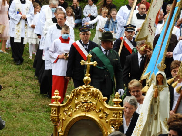 Maryja pomaga swoim czcicielom