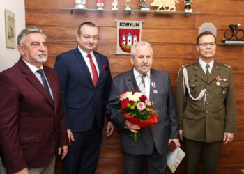 Za zasługi dla obronności kraju