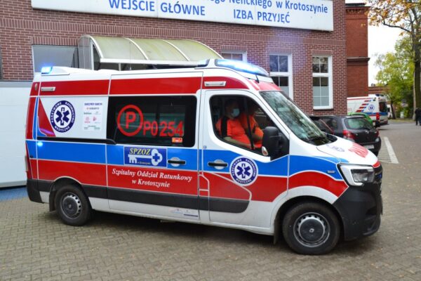 Nowa karetka dla kobylińskich ratowników