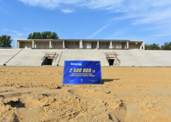 Umowa na dofinansowanie modernizacji stadionu podpisana